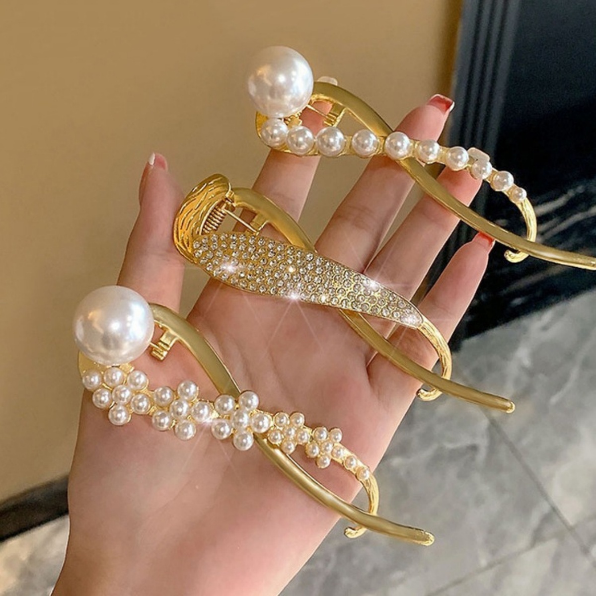 Elegant Glitter Pearl Hair Cli - Korean Lifestyle & Kids Boutique ulasan dan harga